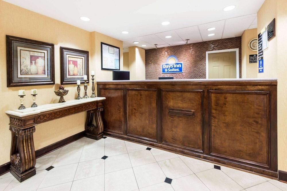 Days Inn & Suites By Wyndham Prattville-Montgomery Exterior photo