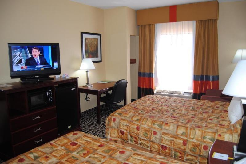 Days Inn & Suites By Wyndham Prattville-Montgomery Exterior photo